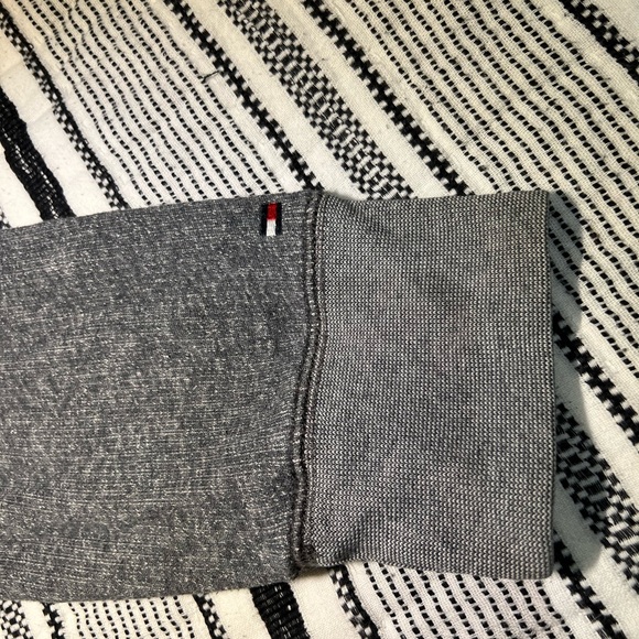 Authentic Tommy Hilfiger Heather Grey Sweater. Men’s XL. - Picture 3 of 3